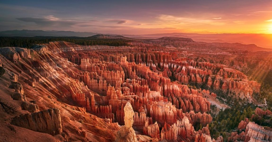 Sonnenaufgang über dem Bryce Canyon im Bundesstaat Utah.