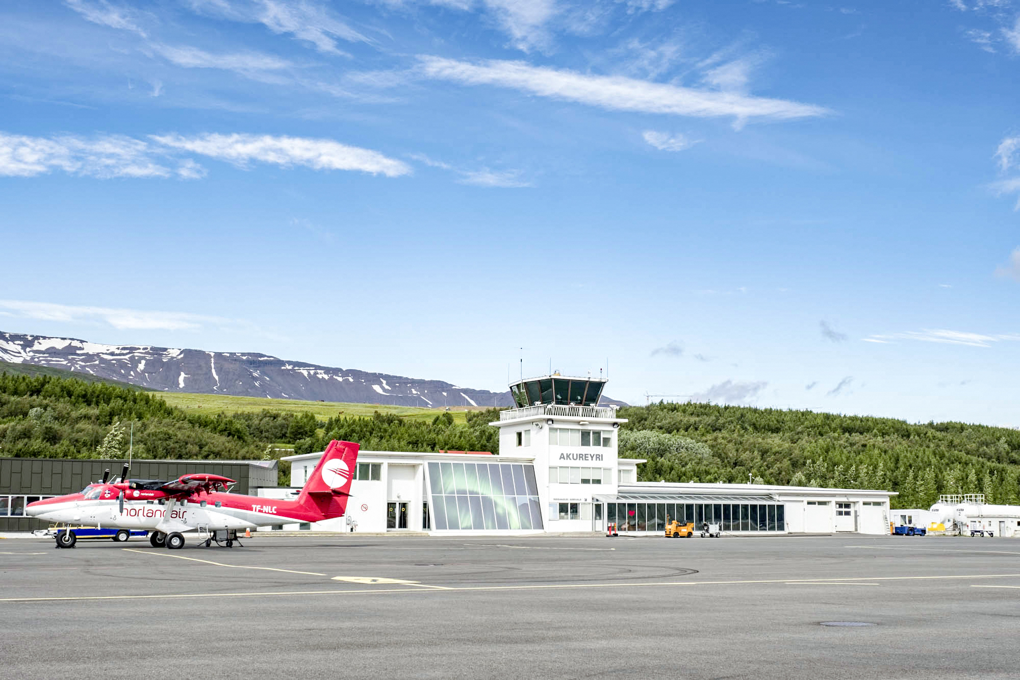 Die Twin Otter ist eines der Brot-und-Butter-Flugzeuge für die kurzen Strecken innerhalb Islands. Von Akureyri bedient Norlandair beispielsweise aber auch Nerlerit Inaat (Constable Point) in Grönland.