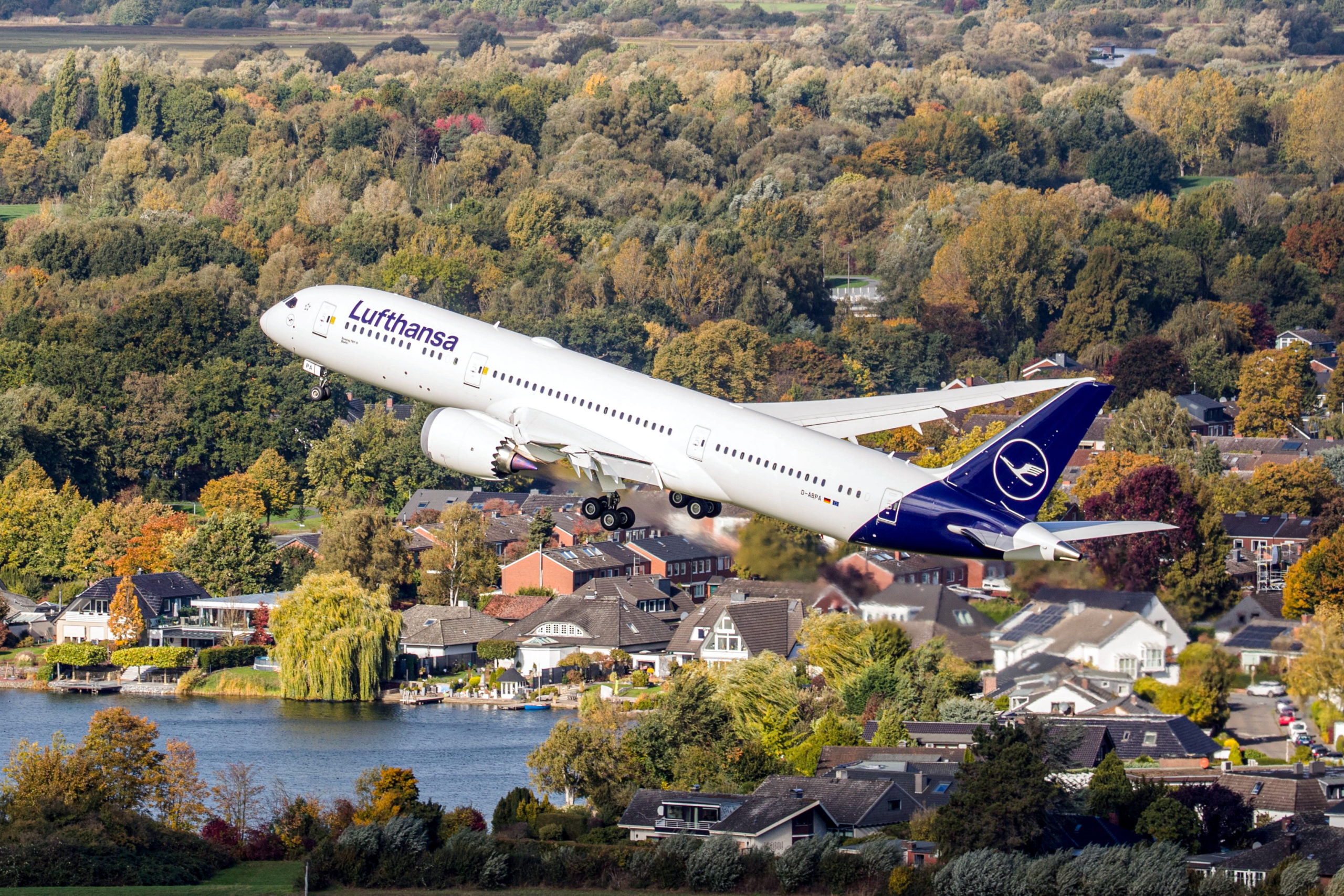 Lufthansa-Airbus lässt 75 Tonnen Kerosin über Bayern ab - Es ist kein  Einzelfall