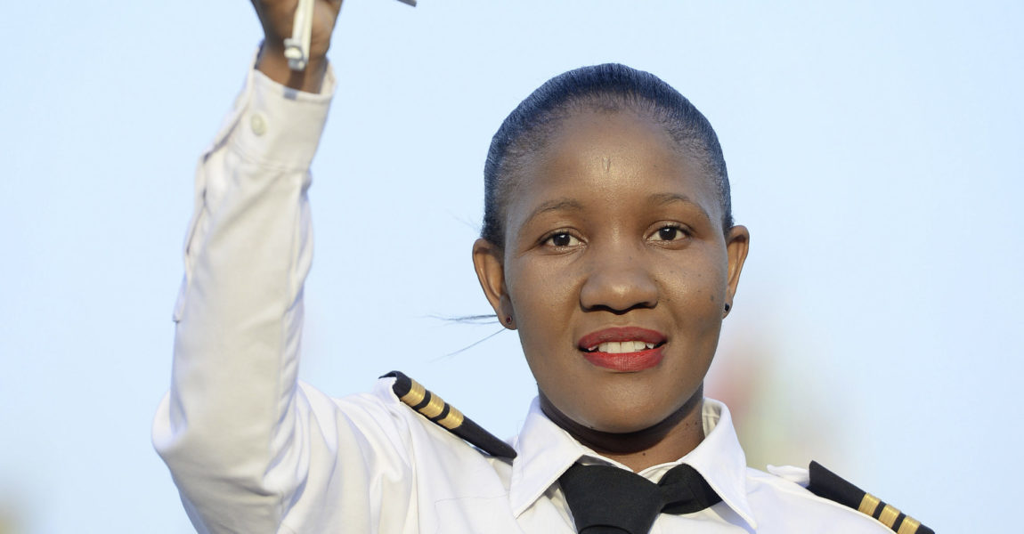 Kgomotso Phatsima ist unsere Pilotin des Weltfrauentags 2023.