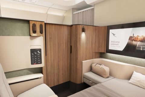 Qantas‘ First-Class-Kabine in der A350-1000 überrascht mit einem festen Bett. Die Suiten sind bis zu 50 Prozent größer als in den A380 des australischen Nationalcarriers.