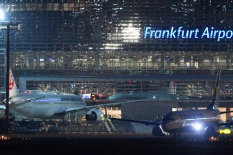 Der Flughafenbetreiber Fraport hat sein Klimaschutzziel für Deutschlands größten Flughafen verschärft.