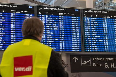 Am Freitagvormittag kann es am Flughafen München zu Ausfällen und Verspätungen kommen.