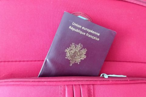 Die Einreise nach Frankreich gelingt auch ohne einen französischen Reisepass.
