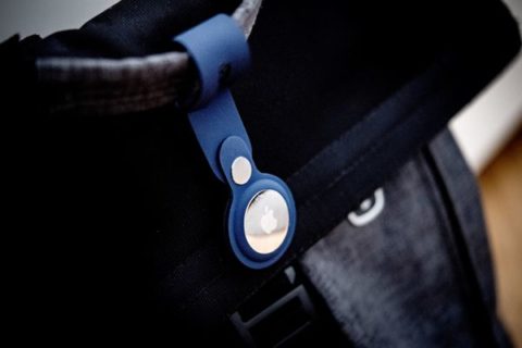 Flugzeugpassagiere dürfen künftig ganz offiziell GPS-Tracker wie die AirTags von Apple oder die SmartTags von Samsung verwenden, um ihr aufgegebenes Gepäck orten zu können.