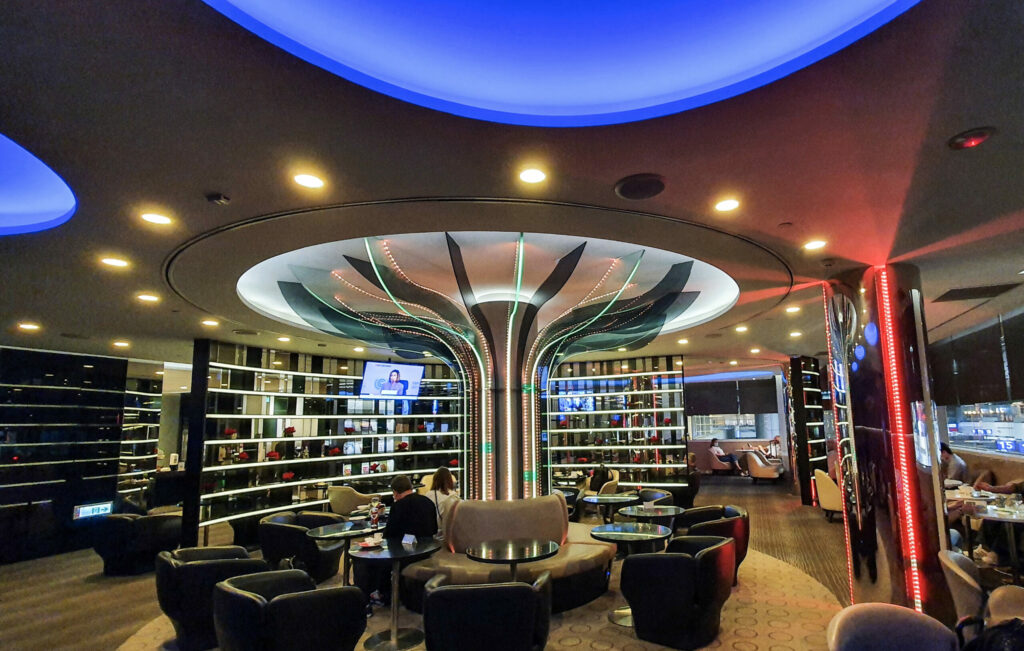 Eine der Lounges, die Vielfliegern und Business-Class-Kunden der EVA Air am Flughafen Taipeh zur Verfügung stehen.