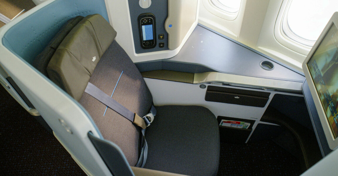 KLM setzt in der Business Class ihrer Boeing 777-200
und -300 auf mehr Privatsphäre