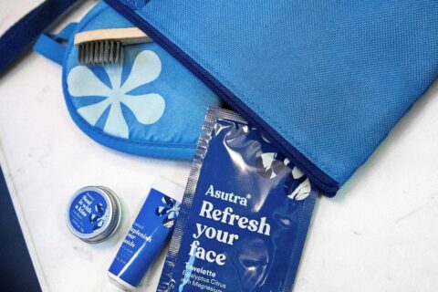 Das neue Amenity Kit in der Business Class überzeugt mit erfrischenden Produkten.