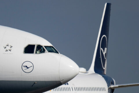 Die Lufthansa steuert nach einem Rekordergebnis im zweiten Quartal auf eines der drei lukrativsten Jahre ihrer Geschichte zu. 