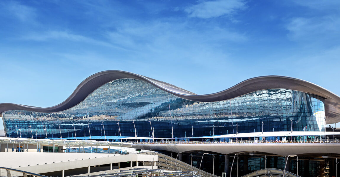 Das neue Terminal A des Abu Dhabi International Airports zählt zu den größten weltweit. Anfang November soll es eröffnet werden.