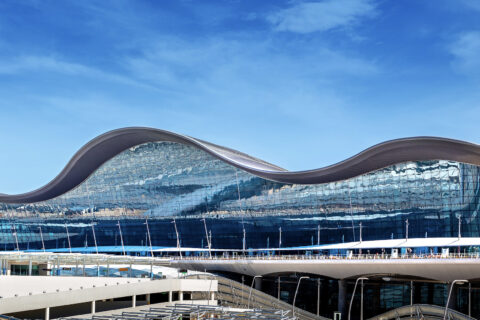 Das neue Terminal A des Abu Dhabi International Airports zählt zu den größten weltweit. Anfang November soll es eröffnet werden.