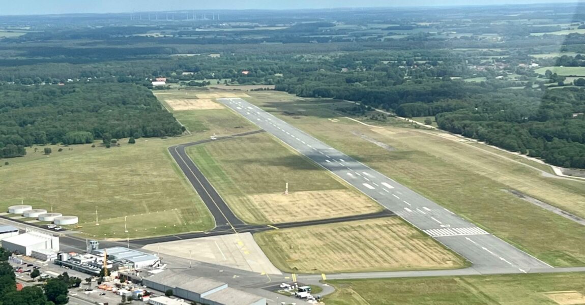 Gelände am Flughafen Lübeck.