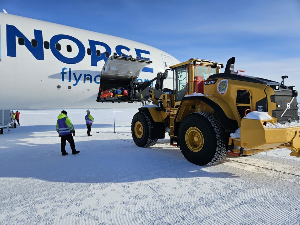 Norse Atlantic Airways hat Wissenschaftler und Forschungsausrüstung in die Antarktis geflogen.