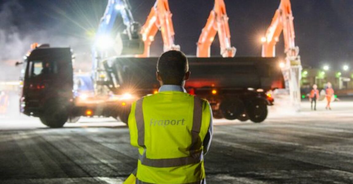 Der Frankfurter Flughafenbetreiber Fraport setzt bei der Rekrutierung neuer Arbeitskräfte auf die Bekannten der eigenen Mitarbeiter und lobt Anwerbeprämien aus.