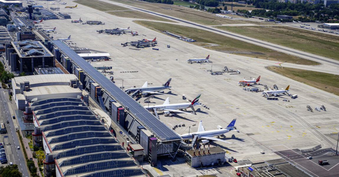 Der Flughafen Genf gilt als der zweitwichtigste Airport der Schweiz und wird von mehr als 50 Airlines regelmäßig angeflogen.