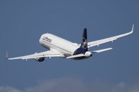 Eine Lufthansa-Werbung für nachhaltiges Fliegen ist in Großbritannien verboten worden.