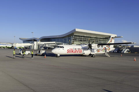 Silk Avia, eine neue private Airline Usbekistans, mit ihrer ATR 72-600 in Samarkand vor dem offiziellen Erstflug nach Urganch.