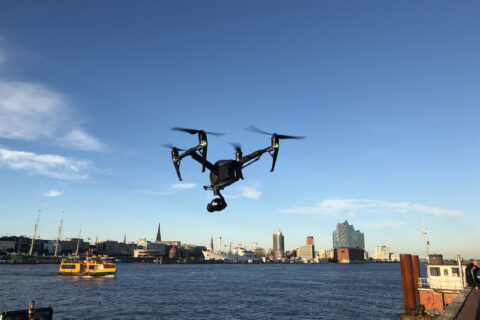 Künstliche Intelligenz beschleunigt das Ausweisen von Flugverbotszonen für Drohnen und schafft damit die Grundlage für deren wirtschaftlichen Einsatz. 