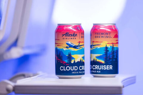 Das eigene Bier der Alaska Airlines gibt es demnächst im Flugzeug zu trinken.