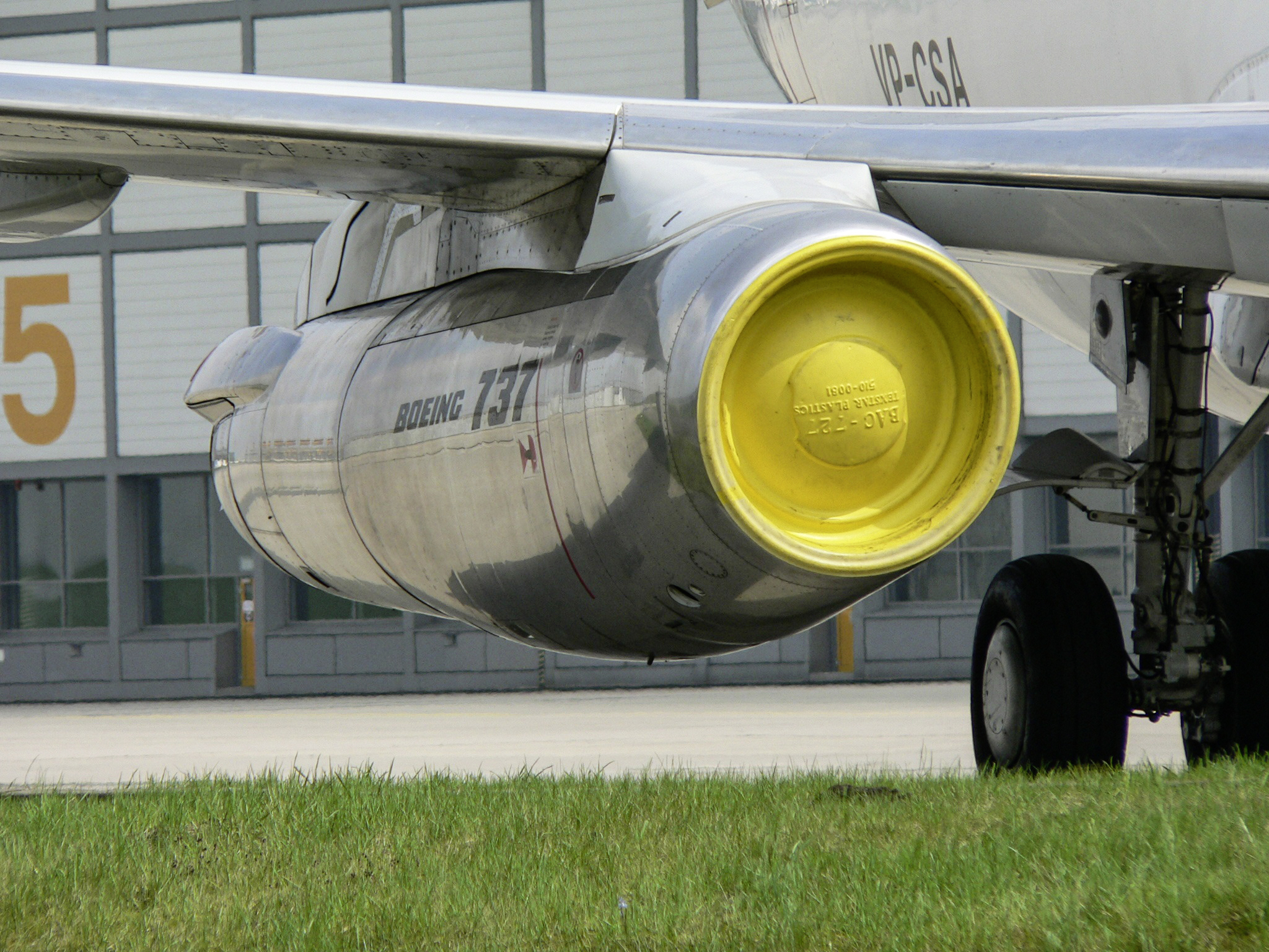 Das falsche Triebwerk Warum musste Flug Transair 810 notwassern?