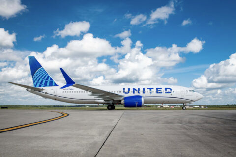 Eine Boeing 737-800 hat am Freitag auf einem Flug zum Rogue Valley International-Medford Airport ein Rumpfteil verloren. Dieses Foto zeigt ein baugleiches Muster (Symbolfoto).