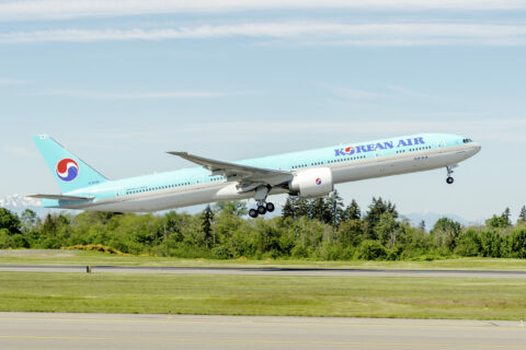 Korean Air, im Bild mit einer Boeing 777-300ER, möchte mit der ebenfalls südkoreanischen Asiana fusionieren.