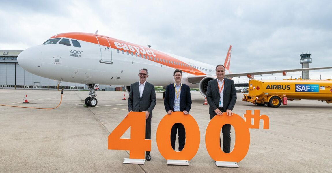 Auslieferungszeremonie des 400. Airbus für easyJet in Hamburg-Finkenwerder, v.links: Gaël Méheust, CEO bei CFM International; Shane Lord, Director Strategy, Network & Fleet bei easyJet und Christoph Zammert, Executive Vice President A320 Family Programme bei Airbus.