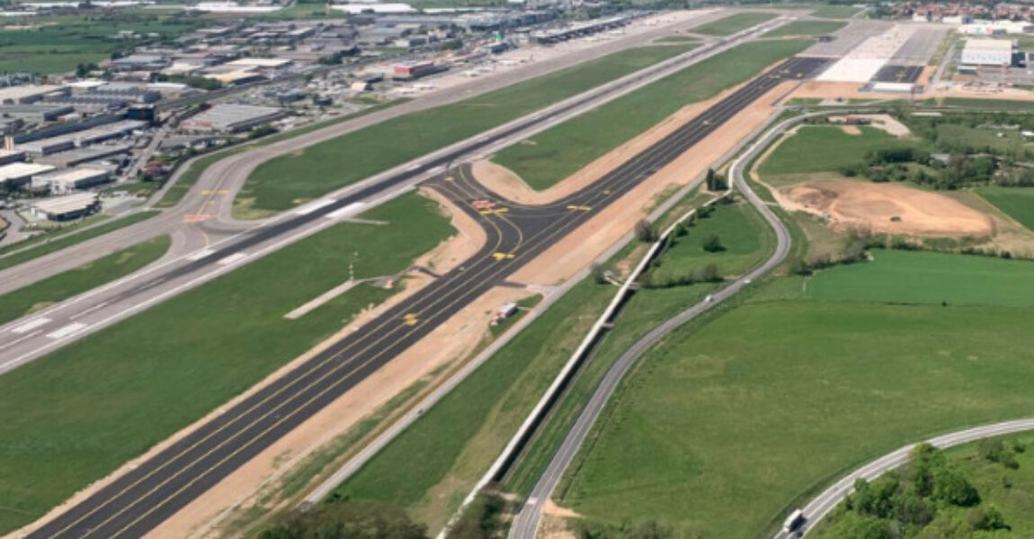 Der Flughafen Mailand Bergamo hat einen neuen Taxiway und ein neues Vorfeld bekommen.