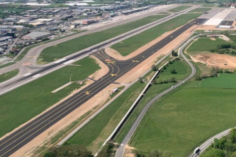 Der Flughafen Mailand Bergamo hat einen neuen Taxiway und ein neues Vorfeld bekommen.
