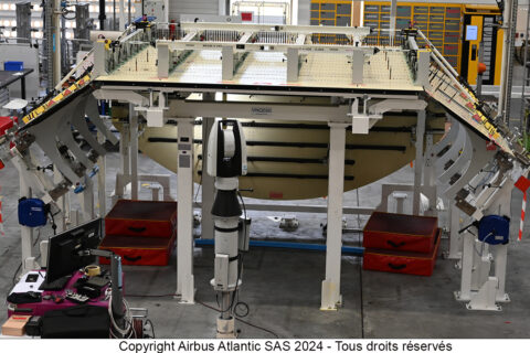 Qantas testete bei Airbus in Hamburg verschiedene Beleuchtungsoptionen in einem A350-Kabinen-Modell.