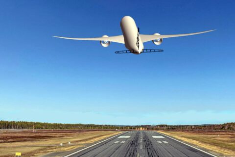 Langstreckenverkehrsflugzeug mit hochgestrecktem, last-geregeltem, ultra-effizientem und intelligentem Flügel beim virtuellen Start im Rahmen einer Simulation.