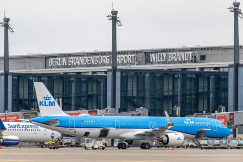 KLM setzte im September erstmals eine fabrikneue A321neo auf der Verbindung von und nach Amsterdam ein. Mit Airbussen der Neo-Familie soll sukzessive die bisherige Boeing-737-Flotte abgelöst werden.