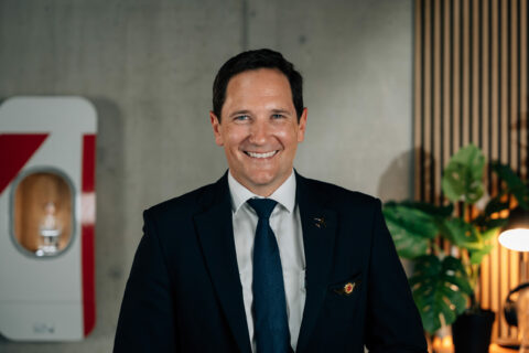 Captain Joe im Studio bei AERO INTERNATIONAL
