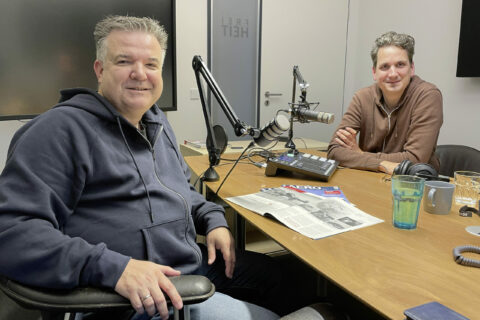 AERO-INTERNATIONAL-Redakteur Wolfgang Borgmann (links) und der Designer des Magazins, Matthew Lee Wolter, sind Redakteure und Stimmen des neuen Podcast AERO HISTORY