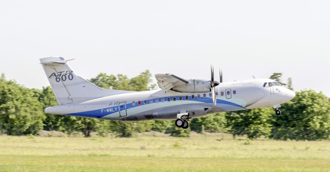 Am 11. Mai 2022 hob ein teilweise mit der STOL-Technologie der geplanten ATR 42-600S ausgerüstetes Testflugzeug erstmals ab.