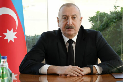 Der aserbaidschanische Präsident Ilham Aliyev hält nach dem Absturz eines Flugzeugs vom Typ Embraer 190 der Azerbaijan Airlines eine Sitzung in Baku ab.