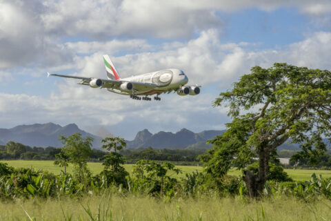 Eine A380 von Emirates auf Mauritius.