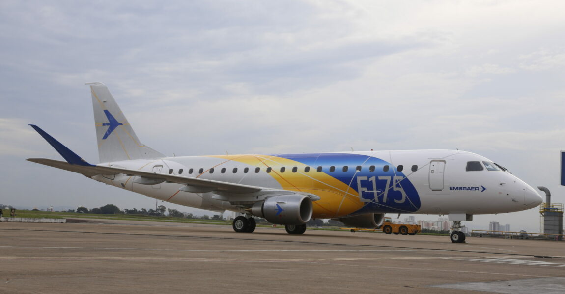 Auch die kleinste E-Jet-Variante E175 erfuhr im vergangenen Jahr ein Facelift. Dazu gehören neueste Recaro-Sitze und größere Ablagefächer für Handgepäck sowie ein neues Beleuchtungssystem und eine verbesserte Internet-Konnektivität in der Kabine.
Zudem erhielt die E175 Avioniksysteme der neuesten Generation im Cockpit.