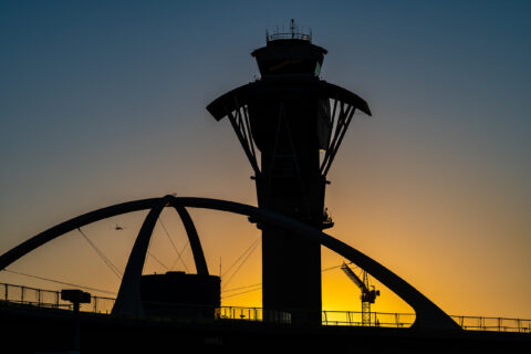 Noch haben die Waldbrände keinen Einfluss auf den Flugverkehr am Los Angeles International Airport.