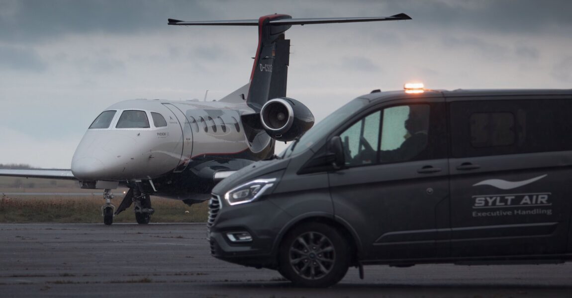 Sinnbild der Übernahme - die Embraer Phenom 300 von PAD Aviation und die Ground Ops der Sylt Air.