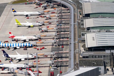In den nächsten Tagen könnten durch den Streik am Flughafen Ham Burg viele Maschinen am Boden bleiben.