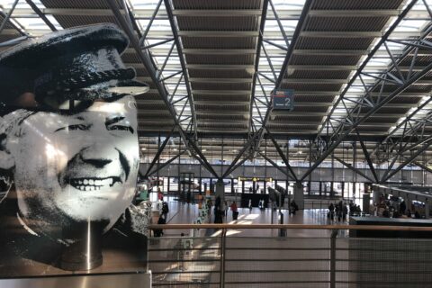Der nach dem ehemaligen Bundeskanzler Helmut Schmidt benannte Flughafen Hamburg meldet für 2024 eine positive Bilanz.