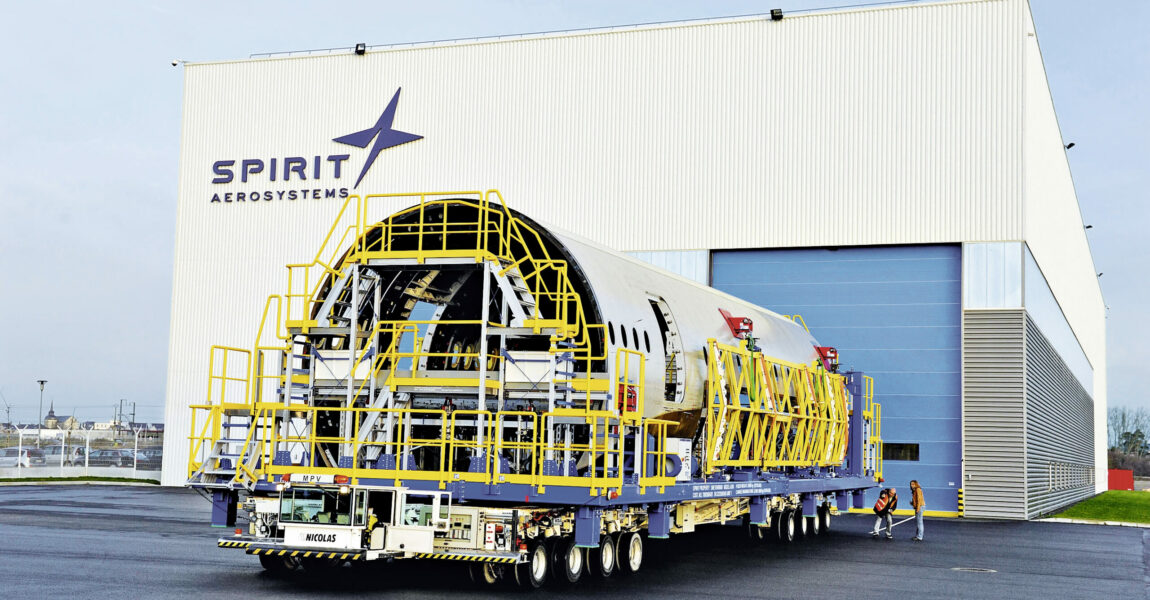 Spirit Aerosystems lieferte im Jahr 2012 die erste Airbus-A350-Rumpfsektion (Sektion 15) an Airbus im französischen St-Nazaire. Das Strukturbauteil entstand im US-amerikanischen Spirit-Werk in Kinston, North Carolina. 