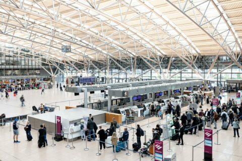 Die Passagierzahlen an den Flughäfen in Europa (im Bild Hamburg) wachsen momentan langsamer als im Vorjahr. Das hat ACI Europe herausgefunden.