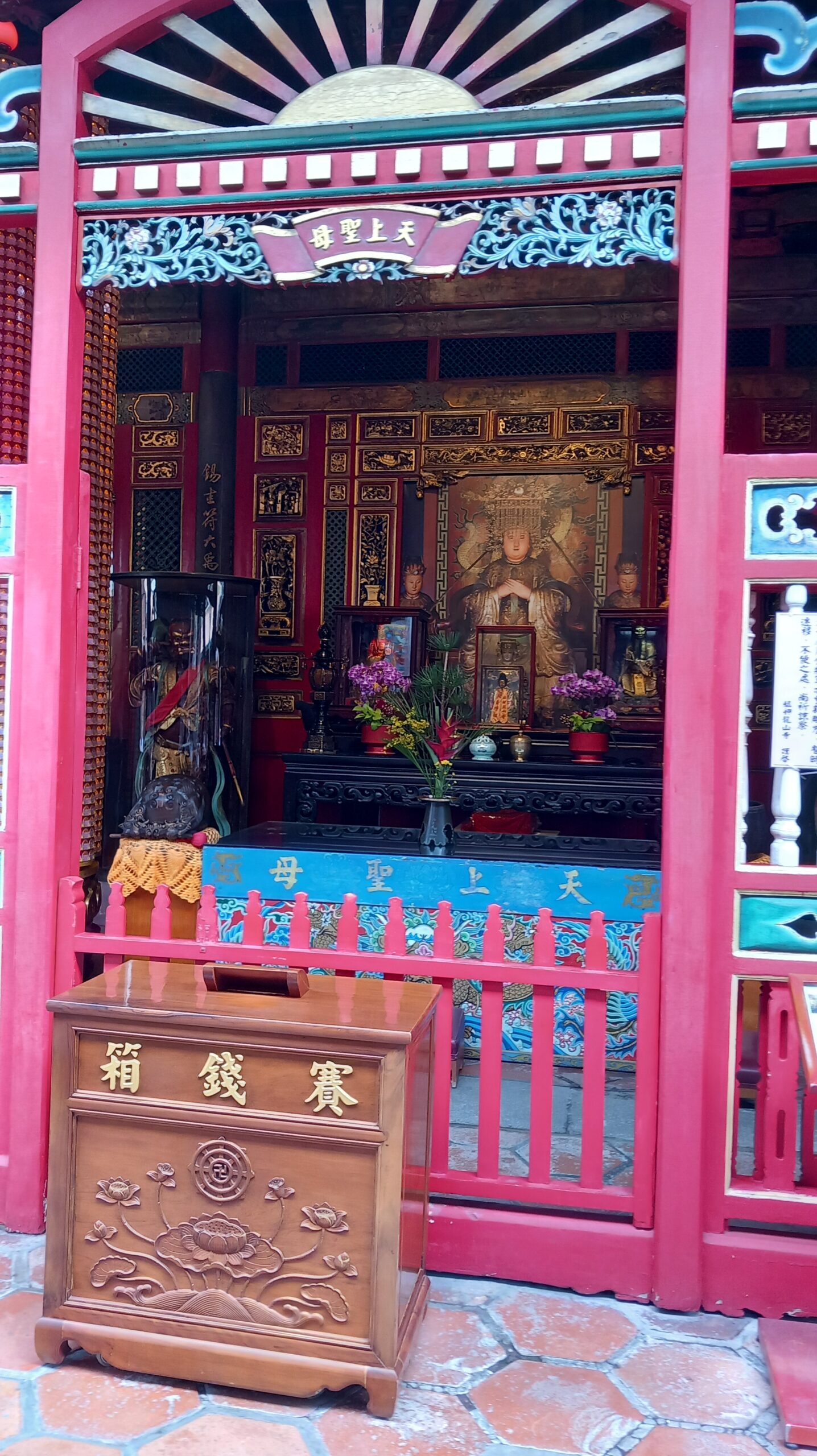 Einer der zahlreichen, im Longshan-Tempel angebeteten Glücksbringer.  Bild: Wolfgang Borgmann