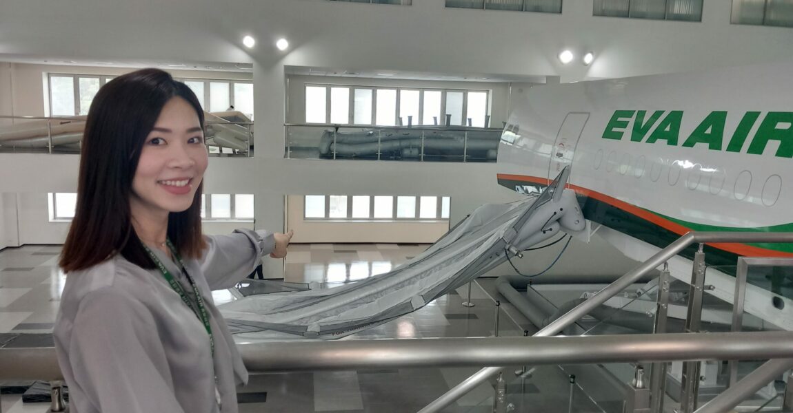 Joy Peng war früher selbst als Flugbegleiterin für Eva Air unterwegs und bildet jetzt mit ihrem Team die nächste Generation aus. 