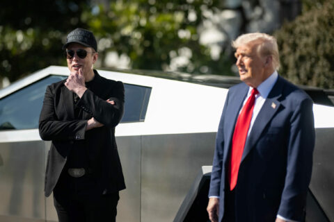 Elon Musk, Sonderberater von US-Präsident Donald Trump, hat angefangen, den US-amerikanischen Staatsapparat in Form zu kürzen.