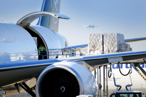 Deutsche Airlines und Airports zählen zu den wichtigen Playern in der Frachtbranche, verlieren aber an Boden, wenn nicht gegengesteuert wird.