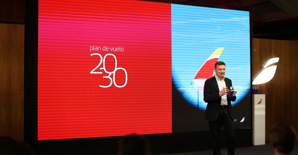 Marco Sansavini, CEO der Iberia, präsentierte in Madrid den Strategieplan 2030. AERO INTERNATIONAL war dabei.