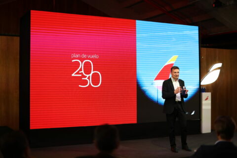Marco Sansavini, CEO der Iberia, präsentierte in Madrid den Strategieplan 2030. AERO INTERNATIONAL war dabei.